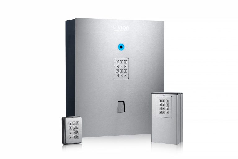 LivionKey Produktpalette Sichere Schlüsselausgabeautomaten mit numerischen Tastaturen und einem Edelstahl-Gehäuse.